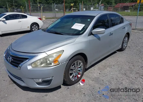 2015 Nissan Altima 2.5/2.5 S/2.5 Sl/2.5 Sv из США, поврежденный, VIN 1N4AL3AP2FC245789
